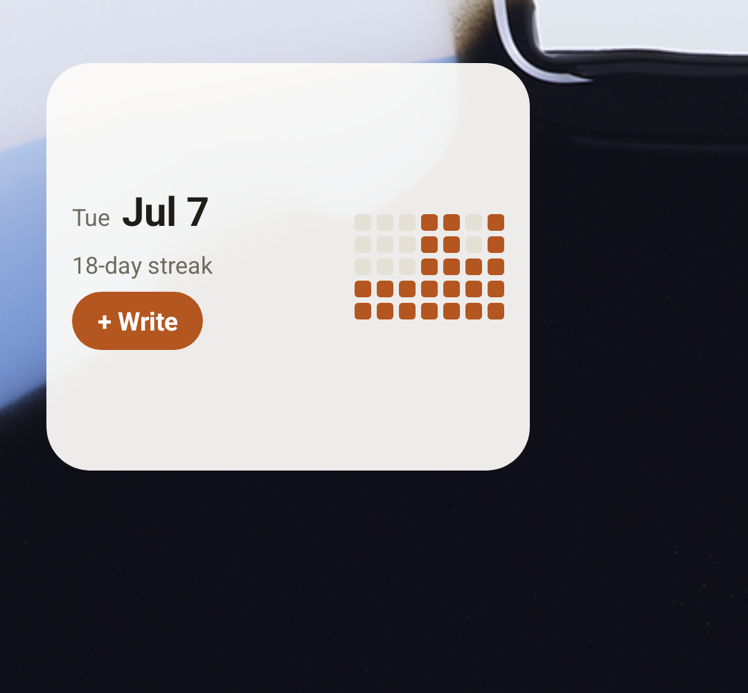 Yearline's Android widget: full date, current streak, a write button and a five-week grid with today highlighted